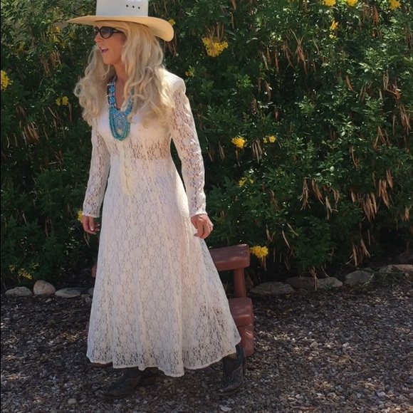 Vintage lace Western boho beachy wedding dress - Picture 5 of 8